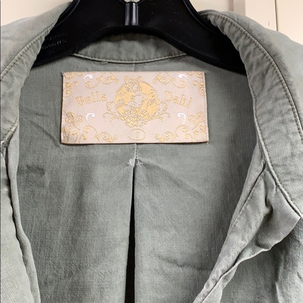 Bella Dahl split back button down - Picture 3 of 3